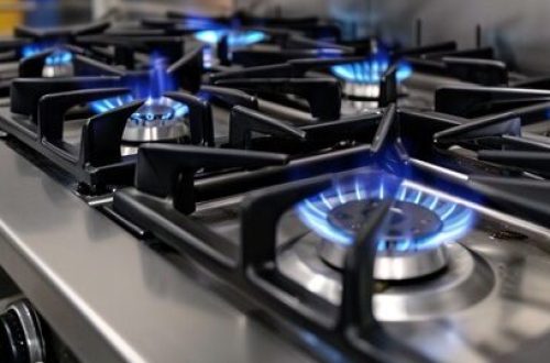 stainless-steel-stove-stockcake بتوجاز يعمل بكفاءة